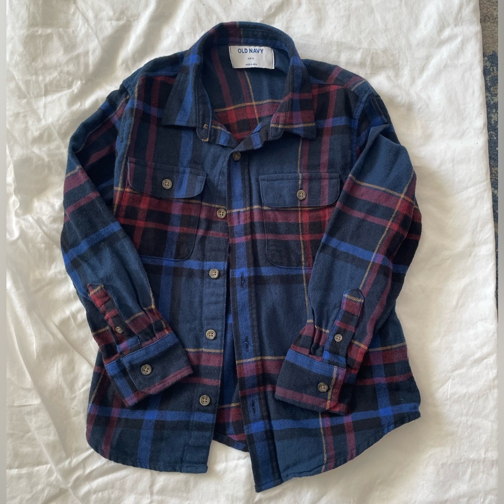 Boys new without tag, Old Navy shirt. Size 6/7